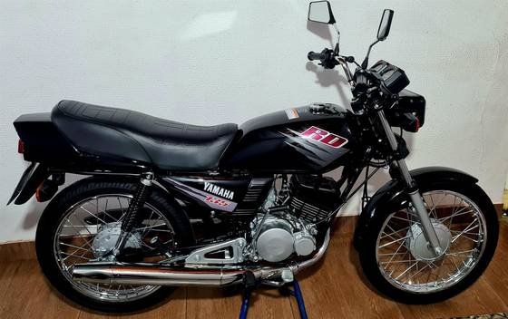 YAMAHA RD 135 